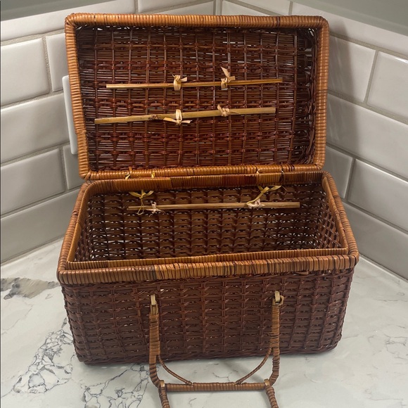 Woven Brown Picnic Basket - Picture 2 of 6